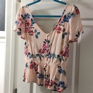One Clothing floral blouse beige M